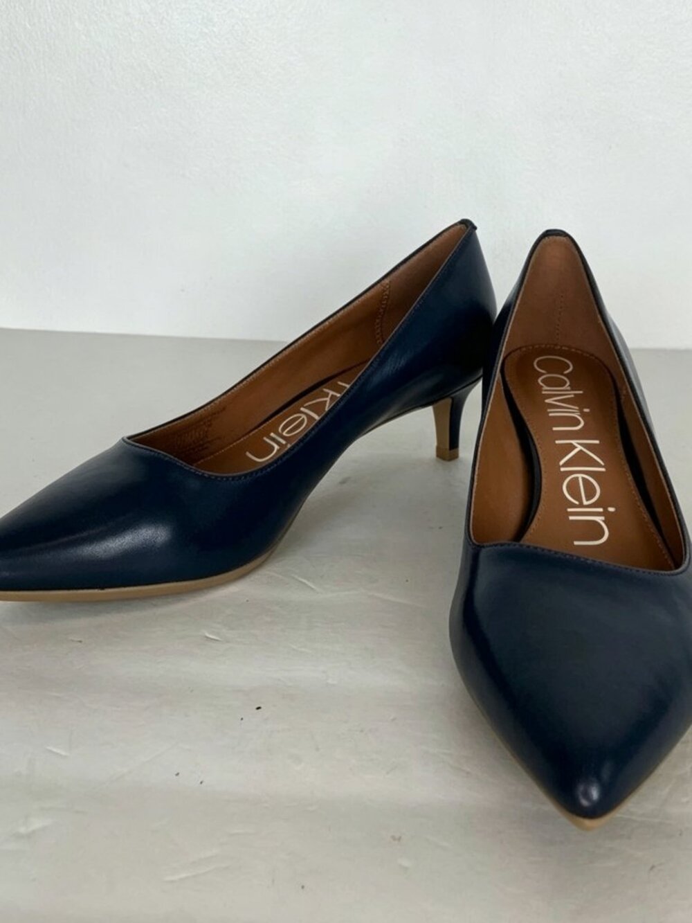 Calvin Klein Gabrianna Pumps Shoes Size 9 Navy Blue Preppy Career Classic Office